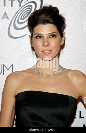 Schauspielerin Marisa Tomei kommt bei der 3. jährlichen Kunst aus Elysium "Heaven"-Charity-Gala in Beverly Hills, Los Angeles, Kalifornien, USA, 16. Januar 2010. Die Kunst des Elysium ist eine Non-Profit-Organisation, mit Schauspielern, Künstlern und Musikern, Kindern zu helfen, die schwere Erkrankungen zu kämpfen haben. Foto: Hubert Boesl Stockfoto