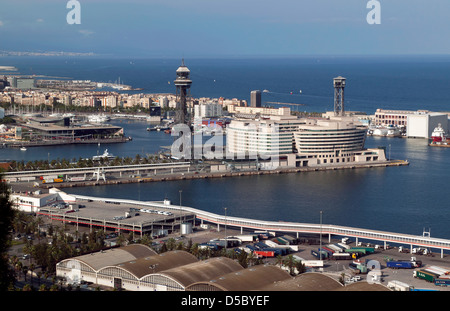 Arial Ansicht von Port Vell Barcelona Parque de Montjuic entnommen. Torre Jaume, in der Mitte des Bildes. Stockfoto