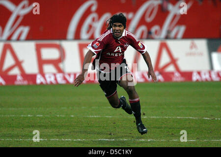 Nürnbergs Breno führt den Ball während der Bundesliga Spieltag 19 Krawatte FC Nürnberg Vs Eintracht Frankfurt im EasyCredit-Stadion in Nürnberg, 23. Januar 2010. Das Spiel endete 1: 1. Foto: Daniel Karmann Stockfoto