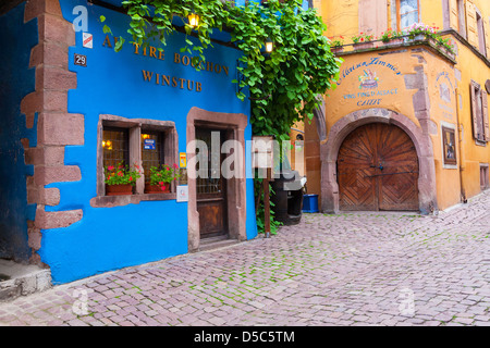 Typischen bunten Fachwerkhäuser in Riquewihr Stockfoto