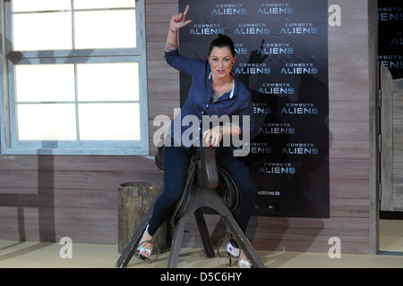Lina Van de Mars bei der Premiere des Films "Cowboys und Aliens" im CineStar-Kino am Potsdamer Platz. Berlin, Stockfoto