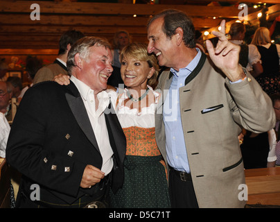 Längliche Gordon, Uschi Glas und ihr Mann Dieter Hermann auf der Wiesn 2011. München, Deutschland - 29.09.2011 Marcella Stockfoto