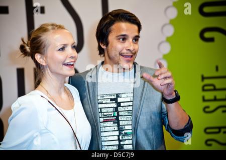 Janin Reinhardt und Kostja Ullmann Freund bei der Vorstellung des Filmfest Hamburg mit der Premiere von "Auf Wiedersehen" an Stockfoto