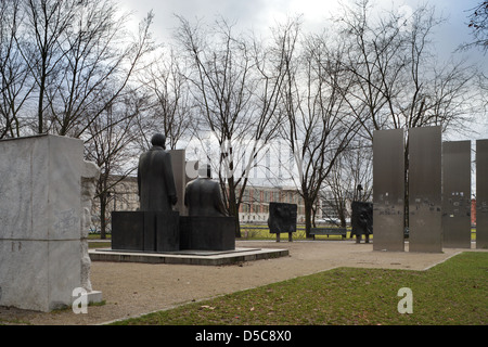 Berlin, Deutschland, die Tilgungsbeträge Denkmal von Marx und Engels Stockfoto