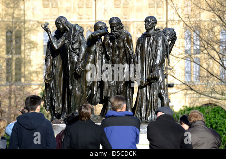 Les Bourgeois de Calais oder die Bürger von Calais in Victoria Tower Gardens, Westminster in London, Großbritannien Stockfoto