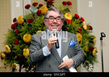 Britischer Schauspieler und Komiker Ronnie Corbett Stockfoto