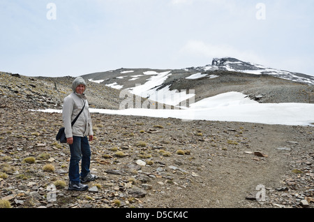 Wanderer auf dem Weg zum Gipfel Veleta in der Sierra Nevada Stockfoto