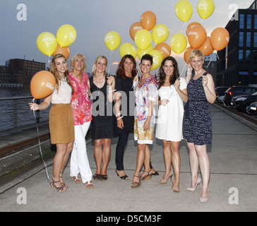 Annika Kipp, Gaby Papenburg, Ina Dietz, Kirsten Hanser, Marlene Lufen, Simone Panteleit und Karen Heinrich am Abend Stockfoto