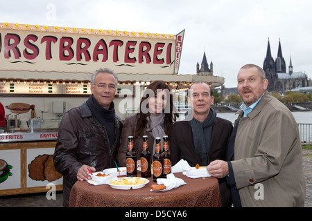 Klaus J.Behrendt, Simone Thomalla, Martin Wuttke, Dietmar Baer, bei einem Fototermin für "Tatort: Ihr Kinderlein rückt" an Stockfoto