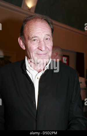 Michael Mendl bei der Premiere von "Alexandra" am Schlossparktheater. Berlin, Deutschland - 15.10.2011 Stockfoto