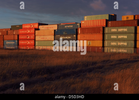 Ludwigsfelde, Deutschland, gestapelten Containern im Industriepark Ludwigsfelde-Ost Stockfoto