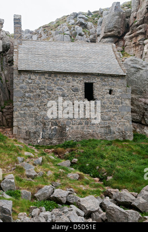 Wales, Pembrokeshire, Kapelle St. Govan gebaut 14C, an der Küste bei St. Govan Kopf Stockfoto