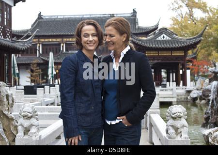 Claudia Michelsen und Suzanne von Borsody bei einem Fototermin für ARD-Fernsehfilm "Der Chinese" im Restaurant Yu Yuang Lue Boland Stockfoto