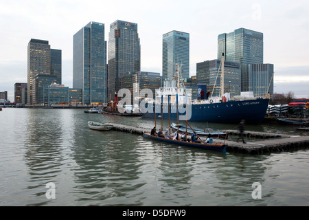 London, Vereinigtes Königreich, Blick auf die Wolkenkratzer im Geschäftszentrum von Canary Wharf Stockfoto