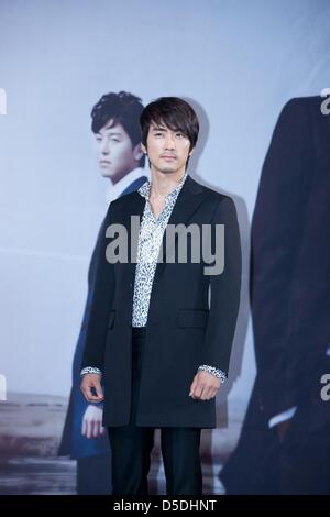 Song Seung-Heon besuchten Pressekonferenz der MBC neue TV-Drama Mann verliebt in Seoul, Korea am Mittwoch, 27. März 2013. Stockfoto