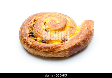 Brötchen mit Rosinen isoliert auf weißem Hintergrund Stockfoto