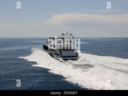 Die neue Perle 75 Luxus-Motoryacht - bestimmt für Palma Boat Show 2013 - bei Probefahrten in der Bucht von Palma, Mallorca. Stockfoto