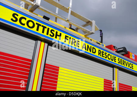 Glasgow, Schottland. 28. März 2013. Die Strathclyde Feuerwehrfahrzeuge erhalten ihre neue Beschilderung in Vorbereitung für den 1. April wenn sie Teil des neuen alle inklusive schottischen Feuer und Rettung Service werden. Bildnachweis: Alamy Live-Nachrichten Stockfoto