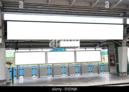 Leeren Plakatwand in u-Bahnstation Stockfoto