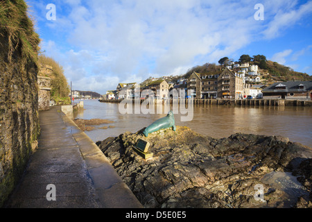 East Looe in Cornwall gefangen genommen von der South West Coast Path auf dem gegenüberliegenden Ufer des Flusses. Stockfoto