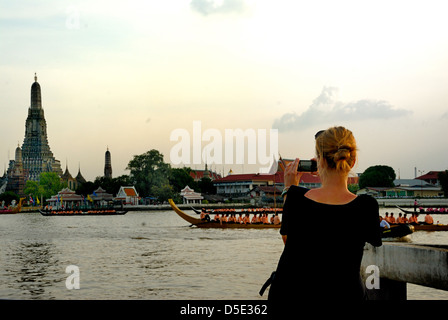 Das Thai royal navy Proben für die Kings Geburtstag mit einer Restlaufzeit von Dezember aufgenommen in Bangkok Thailand am 20.10.2012 Stockfoto