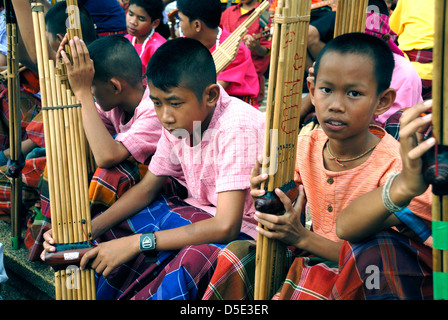 Thai traditionelle Musikgruppen Kerze Wachs Festival Ubon Ratchathani Nordost-Thailand Stockfoto