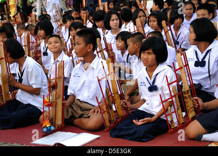 Thai traditionelle Musikgruppen Kerze Wachs Festival Ubon Ratchathani Nordost-Thailand Stockfoto