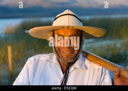 Mexikanische Fischer auf See Patzcuaro, Michoacan, Mexiko Stockfoto