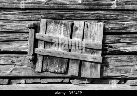 Holzfenster Auslöser auf alte Scheune in Great Smoky Mountains Stockfoto