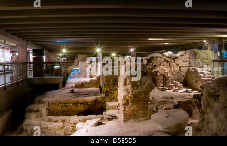 Gallo-römische Ruinen in die archäologische Krypta Paris Notre-Dame, Paris, Frankreich Stockfoto