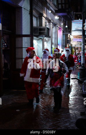 Betrunkener Weihnachtsmann Parade New Orleans Stockfoto