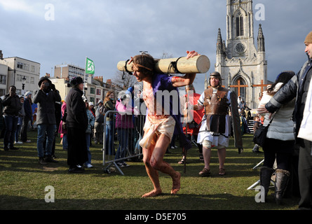 Brighton Sussex UK 29. März 2013 - die Besetzung von Seele am Meer führen die Ostern 2013 Passion Christi Stockfoto