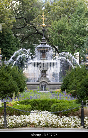 Der Brunnen im City Hall Park in New York City Stockfoto