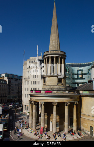 All Souls Church und BBC Broadcasting House, Langham Place, London Stockfoto