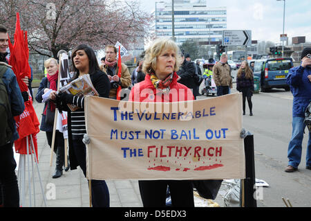 Glasgow, Schottland. 30. März 2013. Protestmarsch in Glasgow.  Menschen kommen zu Tausenden zum protest gegen die Regierungen vorgeschlagenen Schlafzimmer Steuer. Bildnachweis: Douglas Carr / Alamy Live News Stockfoto