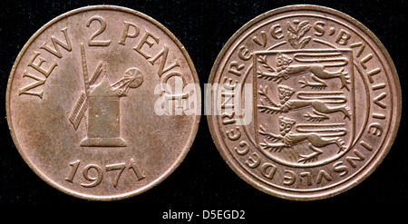 2 neue Pence-Münze, Windmühle von Sark, Vogtei Guernsey, UK, 1971 Stockfoto