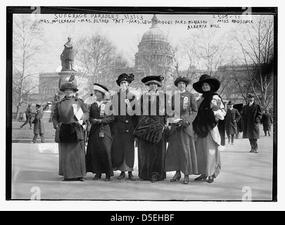 Wahlrecht Paraders: Mrs McLennan, Frau Althea Taft, Frau Lew Bridges, Frau Burleson, Alberta Hill, Miss Ragsdale (LOC) Stockfoto