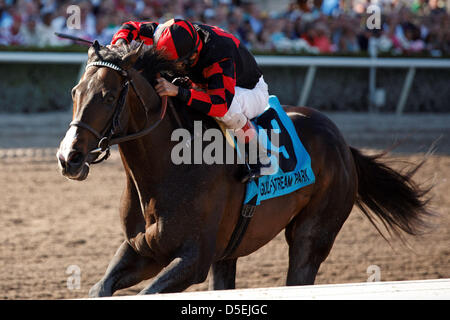 Hallandale Beach, Florida, USA. 30. März 2013 Zigarre Straße mit Jockey John Velazquez gewinnt den Skipaway Einsätzen (G3) an Gulfstream Park, Hallandale Beach Florida. 30.03.2013 (Bild Kredit: Kredit: Liz Lamont/Eclipse/ZUMAPRESS.com/Alamy Live-Nachrichten) Stockfoto