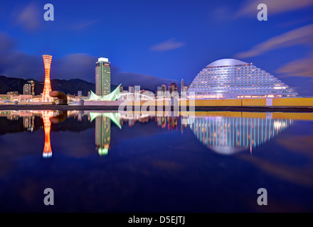 Kobe, Japan Panorama am Hafen Stockfoto