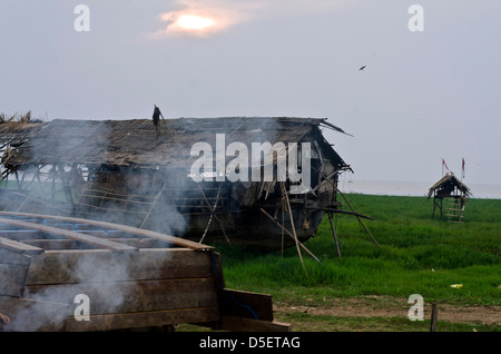 Sonnenuntergang am Kampong Khleang, Tonle Sap See, Kambodscha Stockfoto