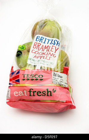 BRITISCHE Bramley Kochen Äpfel mit einem britischen Union Jack Logo-Schild Stockfoto