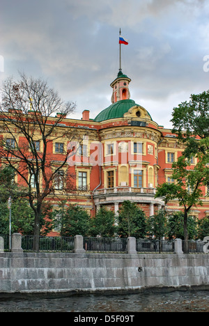 Ostfassade des Mikhailovsky Castle in St. Petersburg Stockfoto