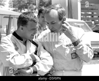 Jonh Surtees; England; Weltmeister; Formale ein Rennfahrer im Jahr 1964 in Mosport Raceway nahe Bowmanville, Ontario fotografiert, Stockfoto