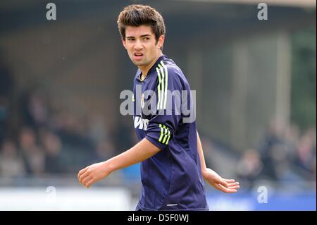 Reals Enzo Zidane, Sohn von Zinedine Zidane, Gesten während des Spiels Real Madrid gegen Borussia Mönchengladbach in der U19-Championstrophy im Stadion in Rossstrasse, Düsseldorf, 31. März 2013. Foto: Frederic Scheidemann Stockfoto