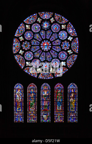 Süden Rosenfenster der Kathedrale Notre Dame, Chartres, Frankreich Stockfoto