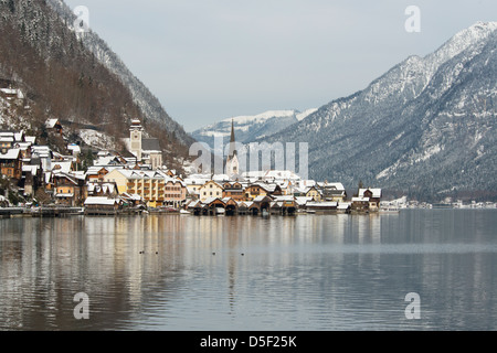 Die Stadt von Hallstatt am Hallstätter See im Salzkammergut, Österreich Stockfoto