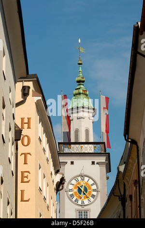 Der Glockenturm auf dem alten Rathaus (Altes Rathaus) in der Altstadt, Salzburg, Österreich Stockfoto