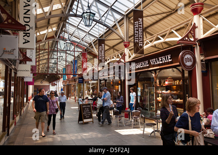 England, Berkshire, Windsor Royal Shopping Arkade am alten Bahnhof Bahnsteig Stockfoto