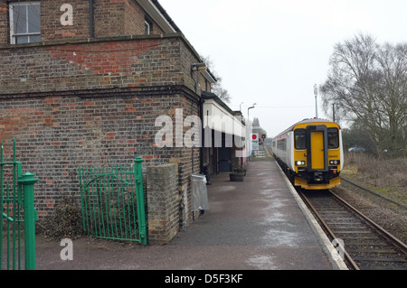 Melton-Bahnhof auf der eingleisigen East Suffolk Linie zwischen Lowestoft und Ipswich Stockfoto