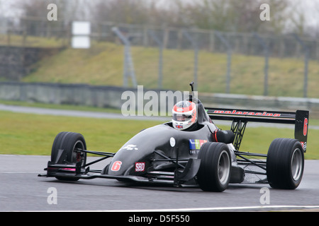 Ein Autorennen rund um Schloss Combe Rennstrecke auf den Bristol Motor Club Great Western Sprint 2013. Stockfoto